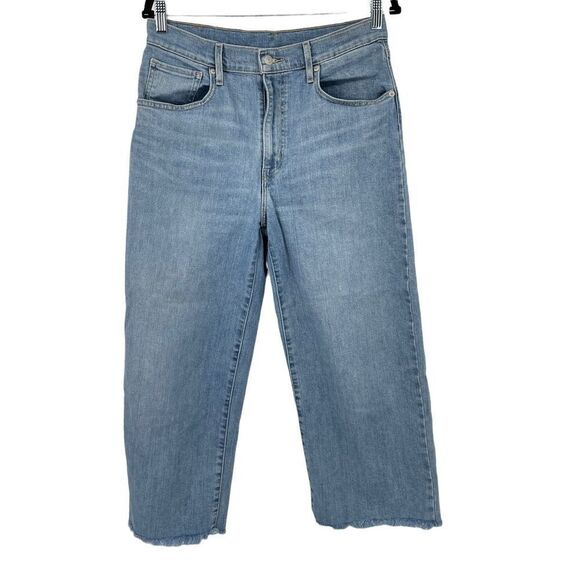 Levi’s High Rise Raw Freyed Hem Cropped Stretch Jeans 30 - Picture 2 of 10